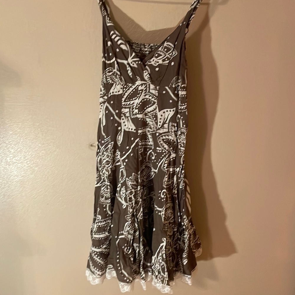 Adorable strapped sun dress!